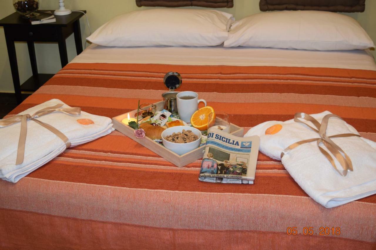Il Tempo Ritrovato - Locazione Ad Uso Turistico Apartment Palermo Bagian luar foto